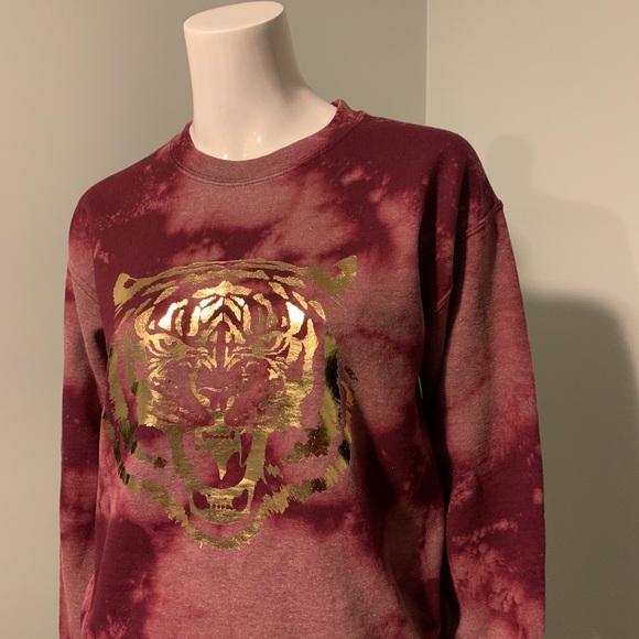 Gorgeous Tie Dye Crew With Gold Foil Tiger - Picture 3 of 4
